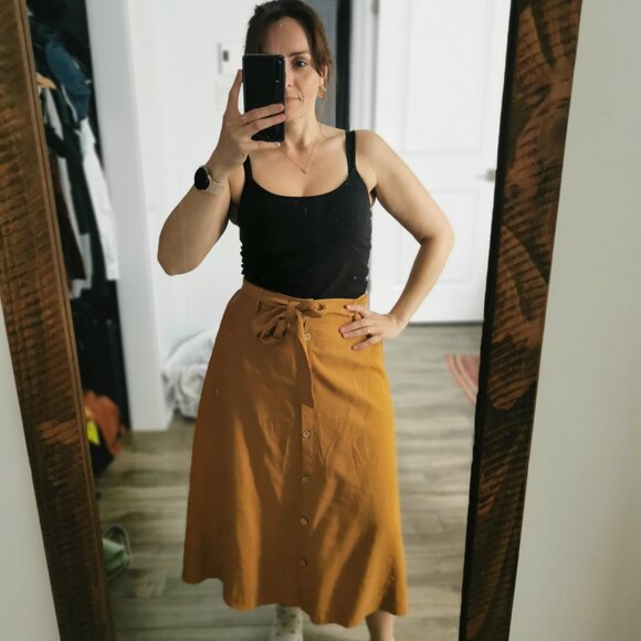 Skirt (Size M) - Picture 2 of 6